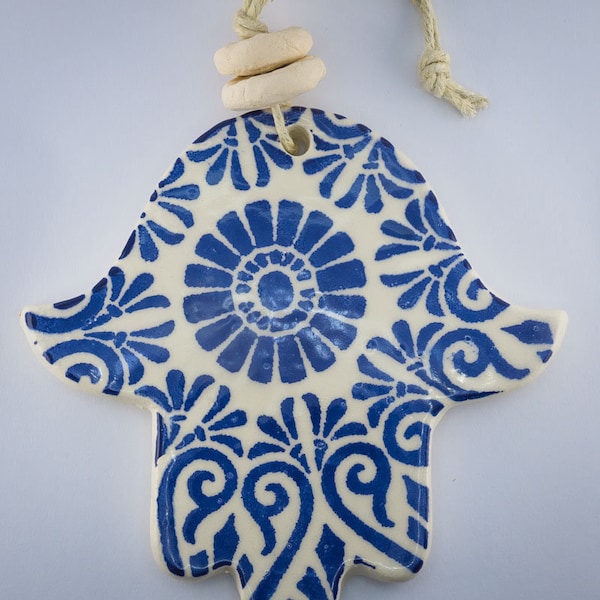 Hamsa en céramique / Main de Fatima Khomsa / Fleur bleue - HOF009