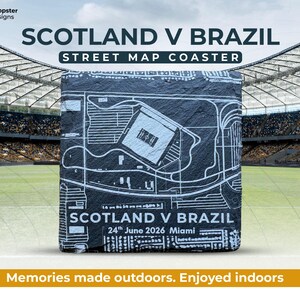 Op de afbeelding: Een zwarte coaster met een wit stratenplanontwerp van een stadion. De tekst "SCOTLAND V BRAZIL" en "24th June 2026 Miami" worden weergegeven. De coaster is een stratenplancoaster.