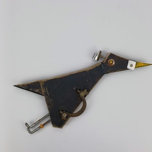 Decorative Pine Wood Bird Sculpture – Recycled Bird Sculpture Perfect For Home Decorations