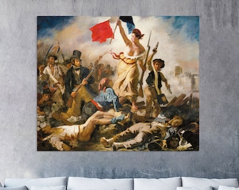 Könnte beinhalten: Großer gerahmter Druck eines klassischen Gemäldes, das eine historische Kampfszene darstellt. Das Kunstwerk zeigt eine zentrale weibliche Figur, die eine Flagge hält, umgeben von Figuren mit Waffen, vor dem Hintergrund einer Stadt und eines bewölkten Himmels.