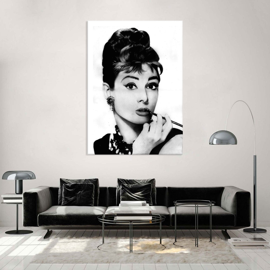 Audrey Hepburn Leinwand: Capturing the Timeless Elegance of an Icon