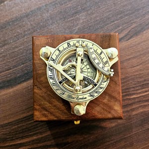 Personalized Working Sundial Compass, Anniversary Gift , Birthday Gift, Groomsman Gift, Customized Compass, Christmas Gift, Best Gift Item.
