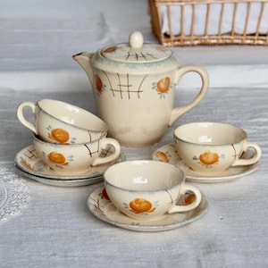 4 vintage kaffekoppar och fat i elfenbensfat - Blommönster - Matchande tekanna - Antik fransk porslin - Tetillbehör