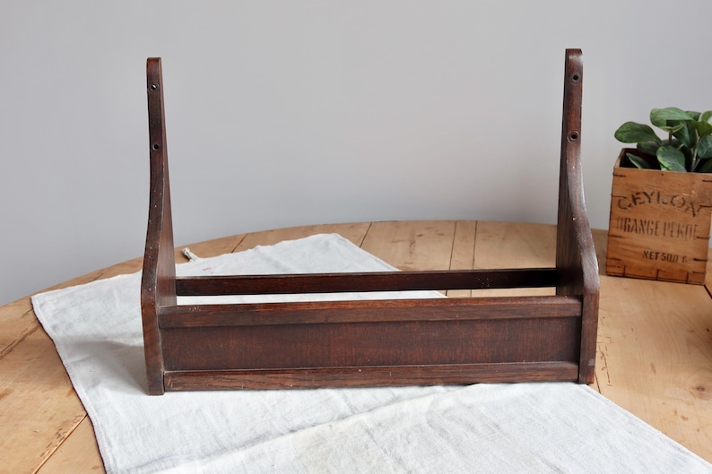 Estante de pared vintage de madera oscura – Líneas limpias y clásicas – De pared o independiente – Almacenamiento francés – Estilo cottage imagen 2