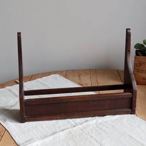 Estante de pared vintage de madera oscura – Líneas limpias y clásicas – De pared o independiente – Almacenamiento francés – Estilo cottage imagen 3