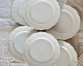 French vintage - 6 vintage white flat plates with scalloped edging Sarreguemines style - Old French tableware - Classic chic