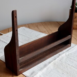 Estante de pared vintage de madera oscura – Líneas limpias y clásicas – De pared o independiente – Almacenamiento francés – Estilo cottage imagen 7