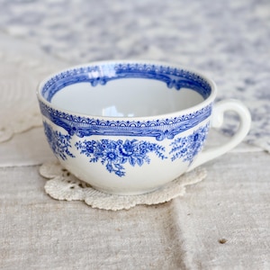 Antique blue and white earthenware teacup - Floral decor - Cottage core style - Rustic farmhouse - Antique French tableware