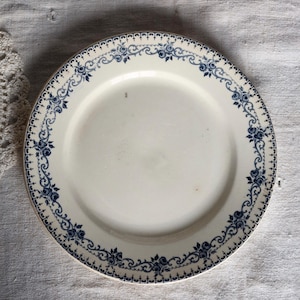 Antique Boulenger ironstone dinner plate, Choisy-le-Roi, "Parmentier" pattern – Blue decoration – 19th century – Antique French tableware