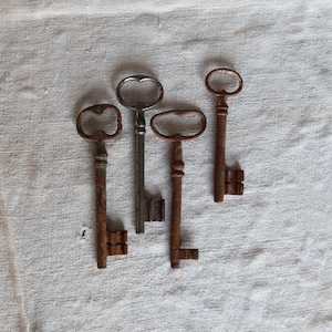 Lot De 12 Anciennes Clés Françaises – Pour Meubles, Commodes, Serrures Et Coffres