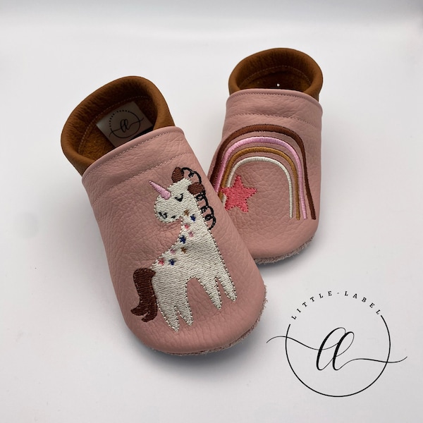 Krabbelschuhe Lederpuschen Barfußschuhe Personalisiert Einhorn Regenbogen Taufgeschenk Geschenk Geburt Babyshower Kindergarten