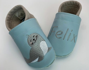 Krabbelschuhe Lederpuschen Barfußschuhe Personalisiert Robbe Taufgeschenk Geschenk Geburt Babyshower Kindergarten