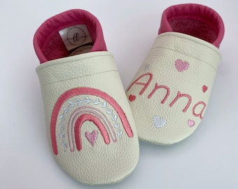 Krabbelschuhe Lederpuschen Barfußschuhe Personalisiert Regenbogen Boho Taufgeschenk Geschenk Geburt Babyshower Kindergarten