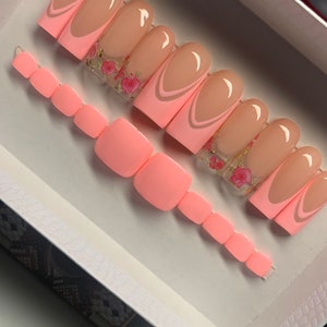 Pink French Tip, Floral Press On Nail Set, Long Nails, Flower Nail Art, Cute Summer Nails, Reusable Nails, Press on Toes, Nail Bundle