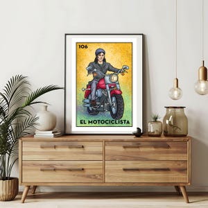 Tylko wysłane pocztą | Karty loterii El Motociclista | Ręcznie rysowana sztuka ścienna Loteria | Meksykańskie bingo | Wydruki Loteria Meksykańska sztuka | La dama