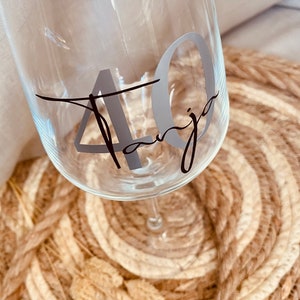 Personalisiertes Weinglas, Glas mit Namen, individuell, Geschenkidee runder Geburtstag, beste Freundin, JGA, 30. Geburtstag, Arbeitskollege Bild 5