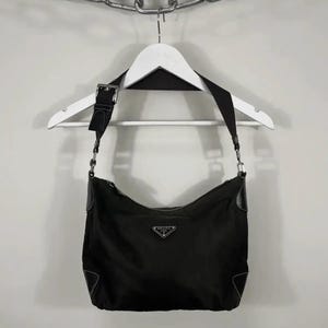 Prada Cleo Schwarz Grün Henkel Schultertasche Luxus Vintage Designer Geldbörse