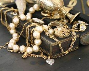 Vintage Jewelry Random Selection 1/2 Lb bundles