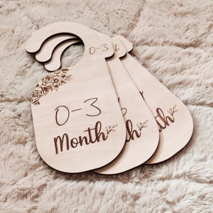 Séparateurs d'armoire en bois pour vêtements de bébé, cadeaux de baby shower, organisateur de penderie, Holz Kleiderschrank Teiler für Baby-Kleidung