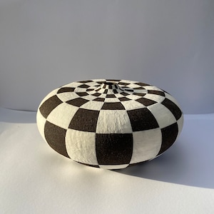 Black ceramic vase with checkers / Round checkered ceramic vase