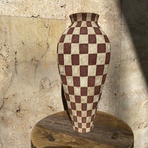 Dark red ceramic vase with beige checkers / Checkered ceramic vase image 4