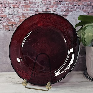 Cristal D&#39;arques-Durand 10&quot; Dinner Plate, Ruby Red
