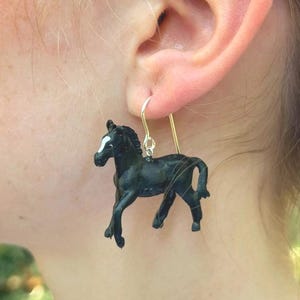 schattige paardenoorbel zwart, paardenoorbel, paardensieraden, grappig cadeau paardenliefhebber paard, paardenoorbellen, grappige paardensieraden