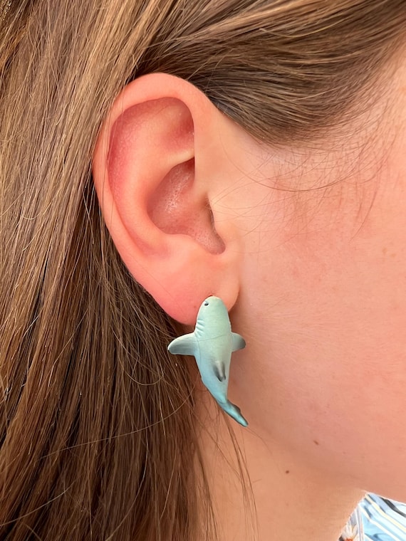 süßer Hai Ohrring, witziger Haiohrring, Hai Schmuck, Geschenk Hailiebhaber, lustige Haiohrringe, Ohrringe ins Ohr beißender Hai, Haischmuck