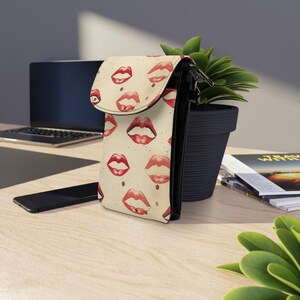 Petit portefeuille pour téléphone portable motif lèvres rétro / Style rétro avec bandoulière réglable et emplacements pour cartes / Gif Saint-Valentin