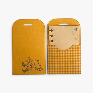 Winnie l'ourson - Notes d'une étiquette de poche estampée à la main d'ours - cadeau pour les amateurs de journaux - cadeau pour une baby shower - journal éphémères - livre de contes