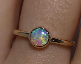 Zarter Opal Ring: Handgemachter Sterling Silber Oktober Geburtsstein