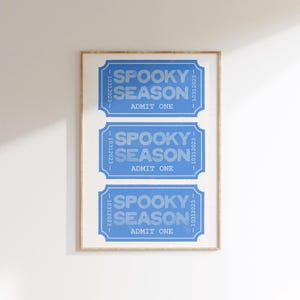 Gruselige Saisonkarte Blau Wand Kunst Halloween Ticket Druck Trendige Wandkunst Herbst Dekor Herbst Dekor Süßer Halloween Druck druckbare Wandkunst