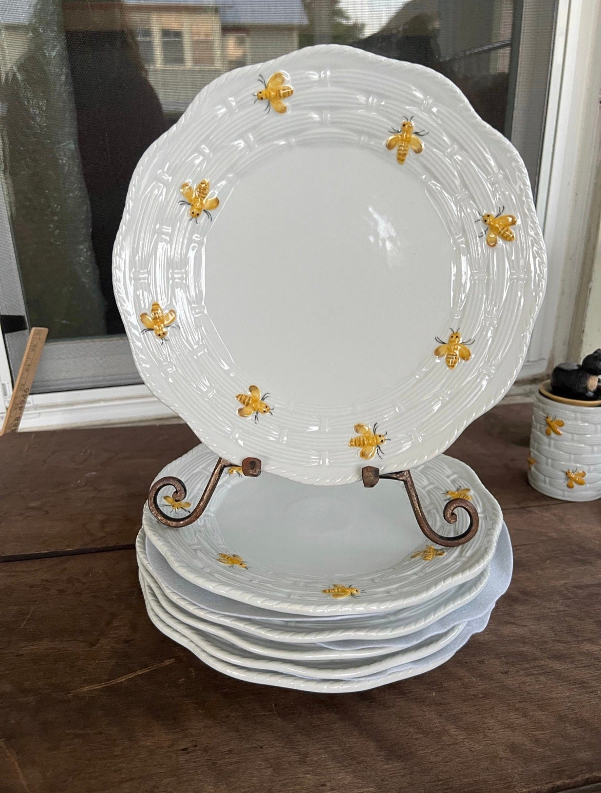 Embossed honey top bee dishes