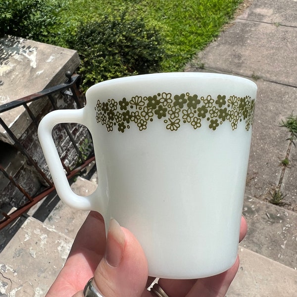 VTG Pyrex Spring Blossom Coffee Mug/Cup~Milk Glass "Crazy Daisy" D Handle