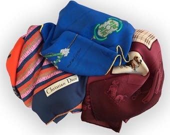 Lote de lenços de seda vintage femininos – Lenço de seda Burberry, lenço de seda Cartier Paris, lenço de seda Christian Dior, autênticos itens de moda de luxo.