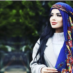 Traditional Kurdish Scarf , Mardin Regional Hamavi Tasseled Shawl , Scarf , Skerchief. It is suitable for daily use. 90*90 measured.