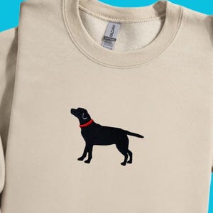 Black Lab Lover&#39;s Embroidered Sweatshirt