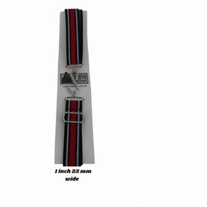 Retro unisex jaren 70 elastische riem met slangenprint, 2,5 cm breed, zwart en rood gestreept.