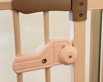 Additional lock for Hauck protective gate stair protection