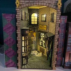 Wood Book Nook - Dark Wizard Alley
