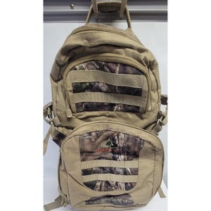 Mochila táctica Fieldline Mossy Oak Camo color canela para caza y senderismo con sistema MOLLE. imagen 17