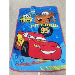 Jeté en polaire Disney Pixar Cars Lightning McQueen Pit Crew 30 x 45 bleu image 2