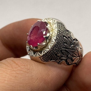 Naturlig rubinring - Glänsande Afghanistan-rubin - Graverad ring - Naturlig ädelstensrubin - Herrring med naturlig rubin - Graverad rubinring