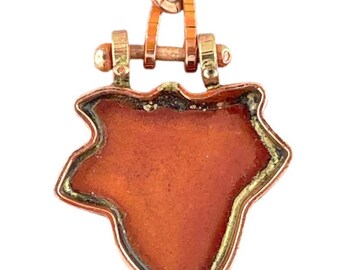 Pingente Patricia Healey com moldura em cobre e folha de bordo, 4 mm de profundidade.