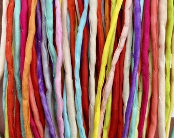 Cordão de seda tingido à mão, 2 mm, cores claras sortidas, pacote com 10 fios de seda, cordão para bordado com miçangas.