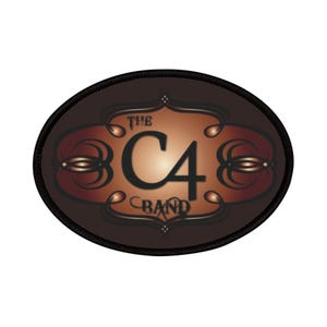 Pode incluir: Remendo oval com borda preta com o texto "THE C4 BAND" em uma fonte estilizada. O design inclui elementos decorativos marrons e acobreados e um fundo gradiente.