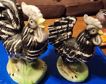 Galinhas vintage pretas com listras brancas