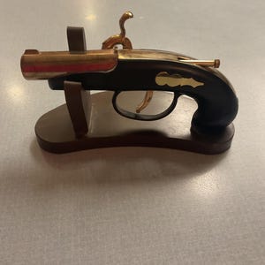 derringer cigarette lighter for Sale in Isanti, MN | Online Auction Locking Up Look-Alike Guns |