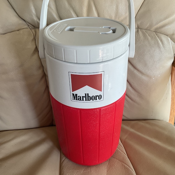 Vtg 1980’s Marlboro Coleman Insulated Thermos Cooler 2 Liter Pour Spout