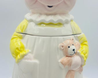Vintage ceramic piggy with bear. Kitchen canister unbranded